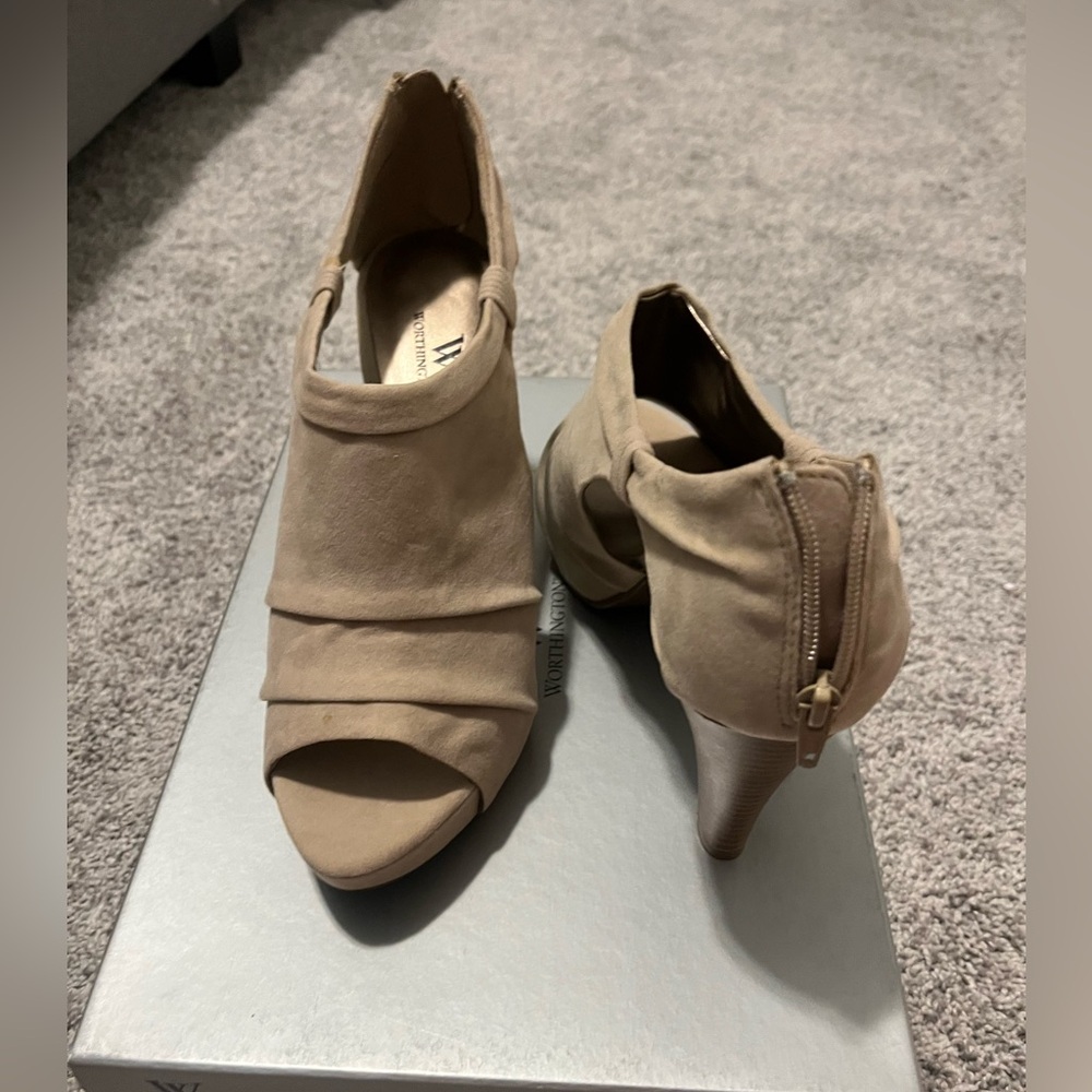 Suede heel
